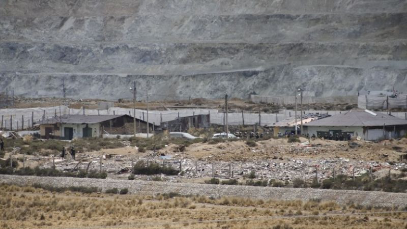 Най-малко трима души са загинали и седем са в неизвестност